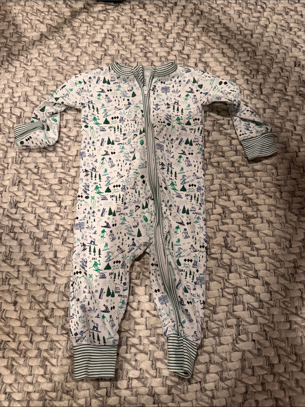 Joy Street White Baby One-Piece Pajamas with Green & Blue Winter Print 9-12